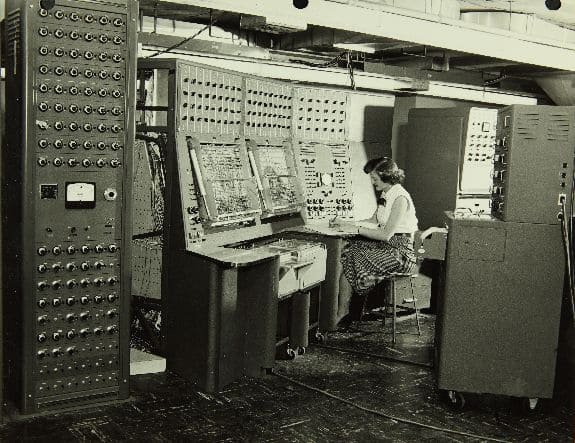 1950s-analog-computer.jpg